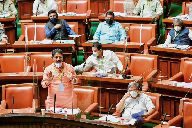 Amid walkout by opposition Karnataka assembly approves amendment to the APMC Act